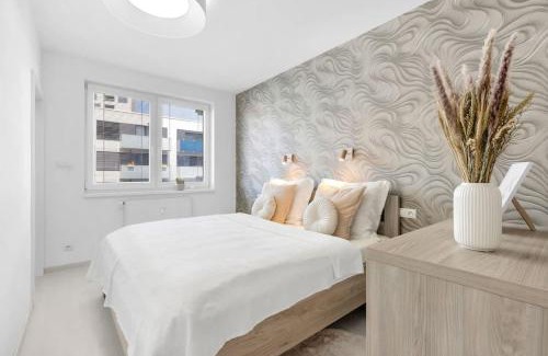 Nivy Apartment | Premium Apartment with Balcony and Parking