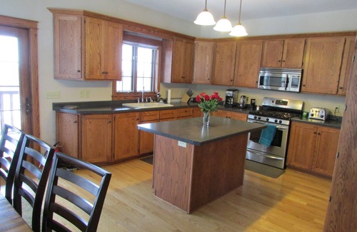 Rusk County Cabin | Premium Home On 600+ Private Wooded Acres W Private Lake Access On Scenic Hill