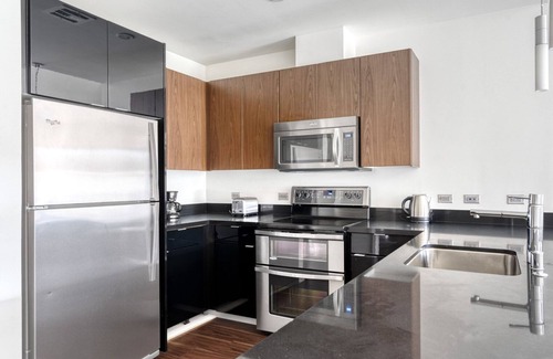 The Villas Apartment | Premium Santana Row 1BR w/Gym & Pool, 10 mins to Google, by Blueground