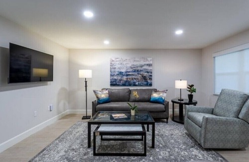North Naples Hotel | Premium Suite, 1 Bedroom with Full Kitchenn
