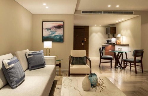 Garhoud House | Premium Suite Near Dubai Airport Terminal One By Luxury Bookings