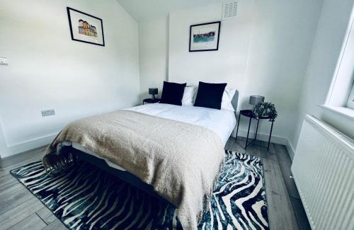 Heston West Apartment | Premium Suits Near Heathrow
