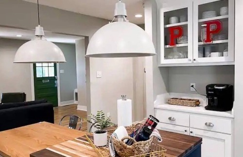 Conway House | Preppy Pad of Conway