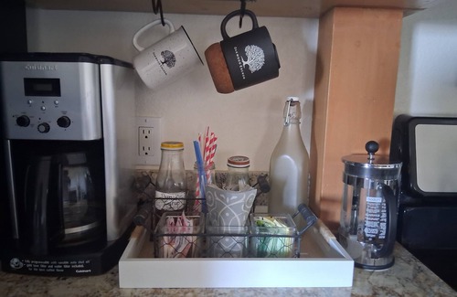 Fletcher Hills Cottage | Prestigious private location with a view!