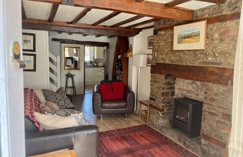 Hay on Wye Cottage | Pretty cottage, perfect readers' retreat in centre of Hay, parking & fast wifi