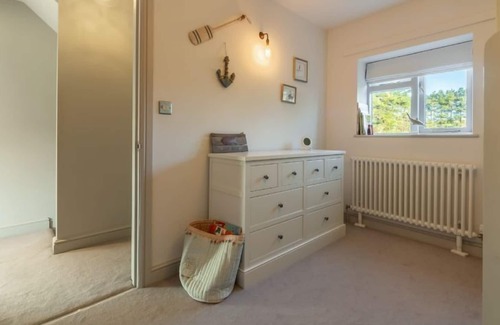 Brancaster Apartment | Pretty cottage which is a 10 minute walk away from Brancaster's beach