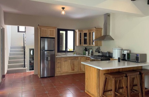 Ciudad Vieja House | Pretty house with a most beautiful view of mountains and volcanoes!