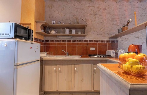 Lassay-sur-Croisne Apartment | Pretty little Solognot apartment