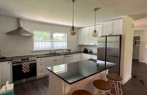 Perry House | Pretty Perry Home for Mid to Long Term Stays