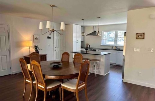 Perry House | Pretty Perry Home for Mid to Long Term Stays