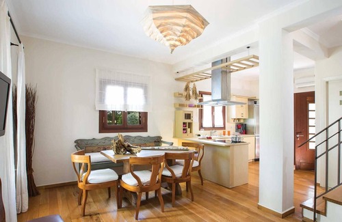 Agios Ioannis Villa | Pretty villa w/nice garden, 5 min to beach & bars