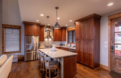 Banner Elk House | Price Peak - Eagles Nest Village, great views, hot tub, and pet friendly