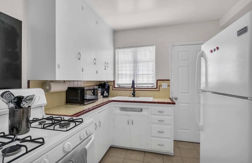 Rincon Heights Apartment | Prime 1BR Stay | Near UofA & Theater Shows