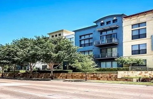 Dallas Apartment | Prime and convenient 1-bedroom apartment in fabulous Oak Lawn Dallas!
