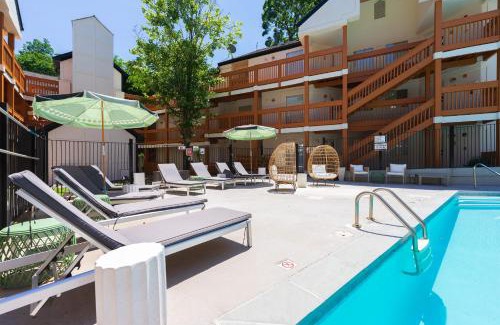 Garden Hills Apartment | Prime Buckhead Chic Condo in Atlanta