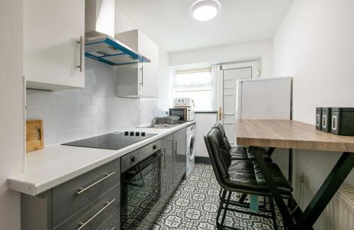 Liverpool House | Prime Location! 3-Bedroom House Near Anfield & Goodison Park