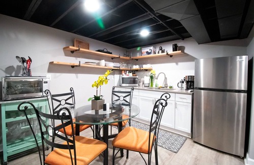 Shawnee Apartment | Prime location Comfy Guest Suite Spacious