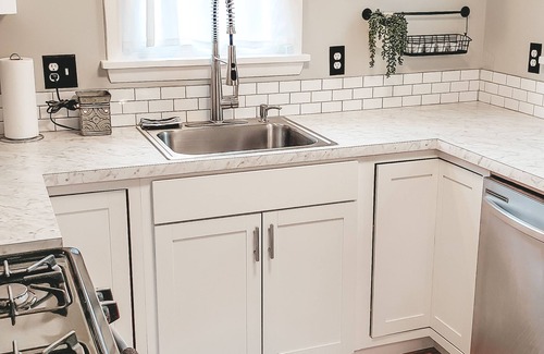 Morris Hill House | Prime Location: Spacious 3 BR 2 BA + 10 mins DT & BSU