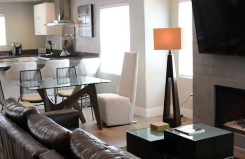 Venice House | Prime Venice! Brand New Private Home Near it All!
