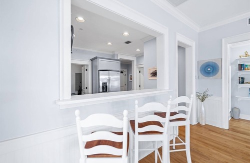 Seaside House | PRIME WaterColor Location! STEPS to WC BEACH CLUB! 2 Bikes Included! Pet