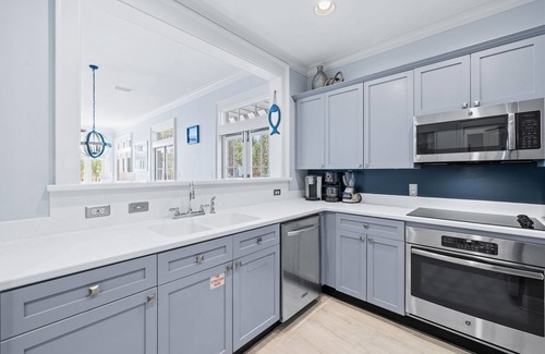 Seaside House | PRIME WaterColor Location! STEPS to WC BEACH CLUB! 2 Bikes Included! Pet