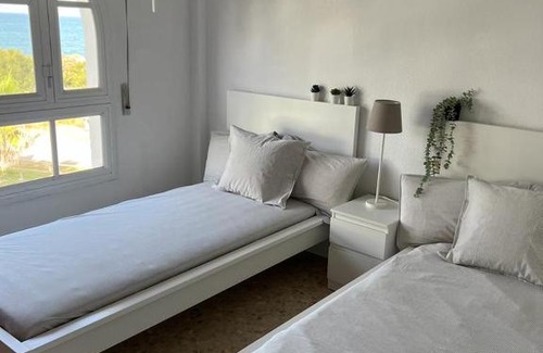 Guadalmar Apartment | Primera linea de playa Málaga