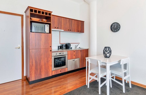 Auckland Central Business District Apartment | Princes Wharf Boutique Apartment
