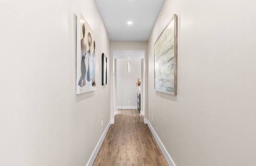 North Trail Condo | Pristine Clean New Condo, 1 Mile from Downtown Sarasota