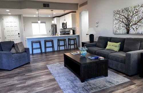 Palm Springs Condo | Pristine Desert Escape & Golf Paradise