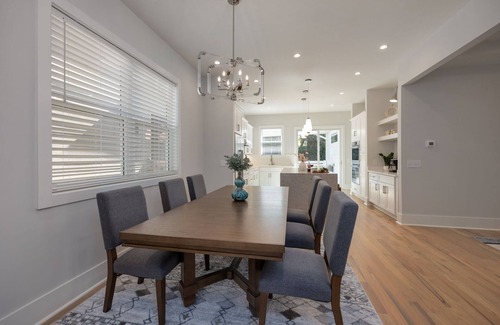 Hurwood Heights House | Pristine Heights-Private Yard & Rooftop -31+ Day stays