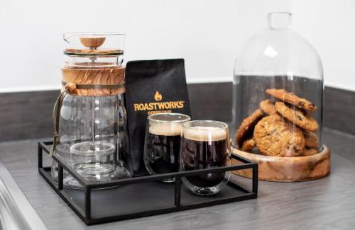 Middleton Cheney House | PRIVÉ HOUSE, Banbury, 4 Bedrooms, Parking