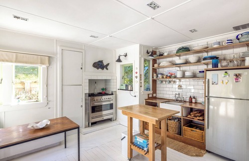 Waiheke Island Cottage | Privacy and romance, life by the beach