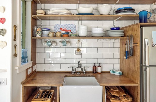Waiheke Island Cottage | Privacy and romance, life by the beach