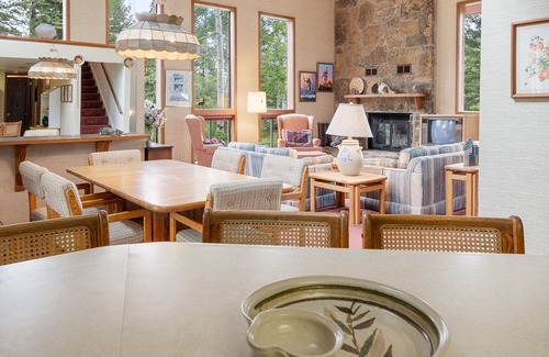 Columbine Lake House | Privacy, Wood Burning Stove, Great Deck!