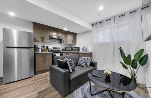 West Edmonton House | Private 2BR Basement Pet-Friendly Near WEM Free Parking Near Ravines Trails