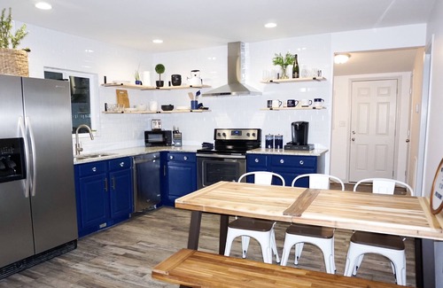 Downtown Knoxville House | Private 2mile UT, Worlds Fair Park, Thompson Boling Arena