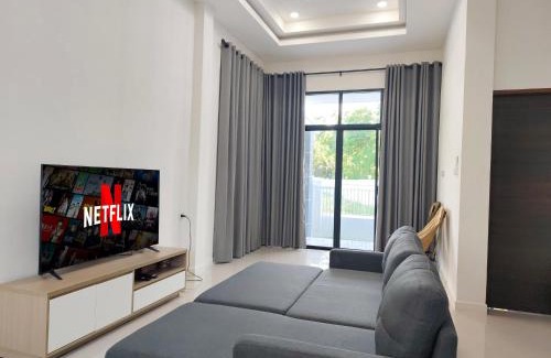 Phra Lap House | Private 3BR House with Garden & Canal for longStay