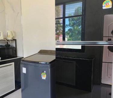 Phra Lap House | Private 3BR House with Garden & Canal for longStay