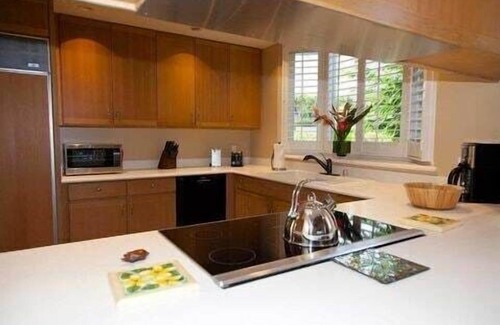 Kamuela House | Private, Access to Mauna Lani Beach Club, Spacious, Great Backyard!