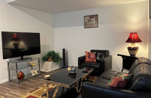 Green Valley Ranch House | Private and Cozy Basement Suite:n12 Mins From DIA