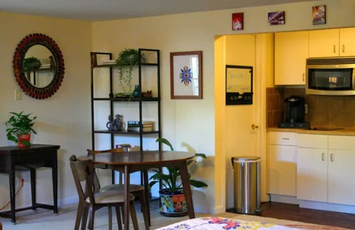 Allandale House | Private and Cozy Guest House in Central Austin