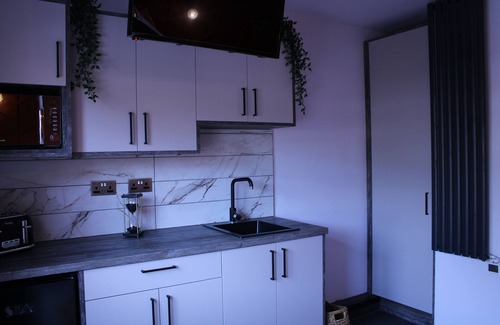 Peterborough Apartment | Private and Exquisite Studio Room in Peterborough