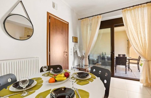 Kato Galatas Apartment | Private apartment in Kalamaki, Chania