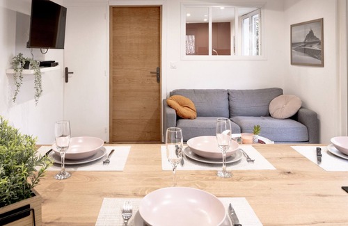 Saint-Nicolas Apartment | Private apartment with jacuzzi in the heart of Caen
