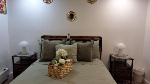 Baywood House | Private Area & Access to Home, Rooms In Bayshore