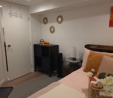 Baywood House | Private Area & Access to Home, Rooms In Bayshore