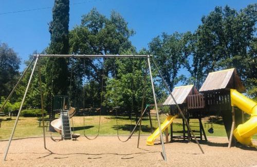 Soulsbyville House | Private Backyard Firepit Hammock BBQ Grill