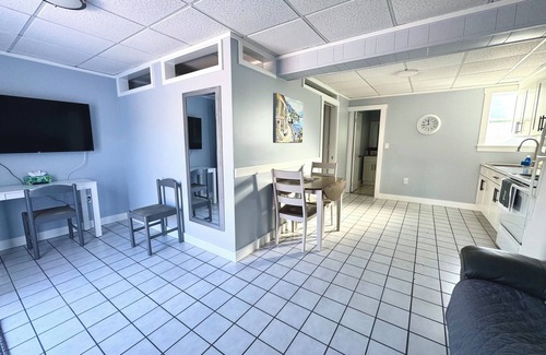 Pass-a-Grille Condo | Private Beach access Rated #1 in Florida/Pets welcome with fee