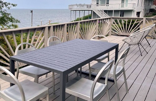 Geneva House | Private Beachfront Escape - Beautiful Lake House