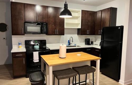 Fountain Square Apartment | Private Bedroom Fountain Square - Shared
